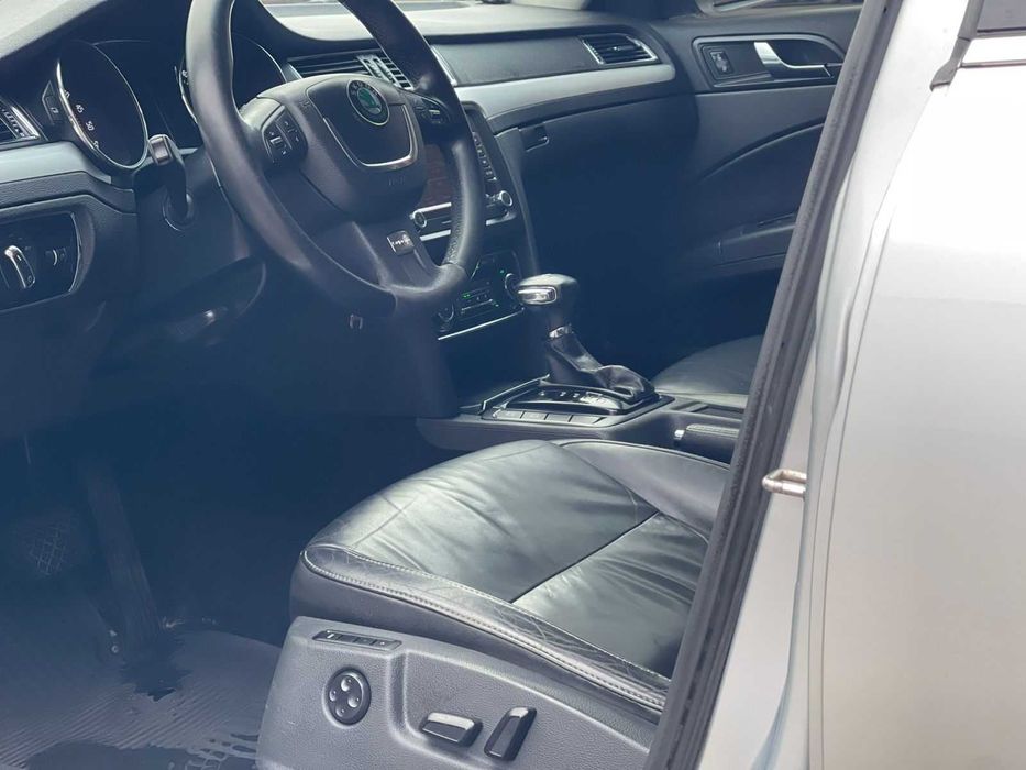 Продам Шкоду Суперб 2.0 дизель Автомат