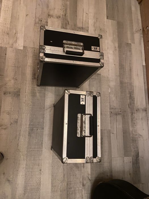 CDJs 2000 com flight cases incluidas (ler descrição)