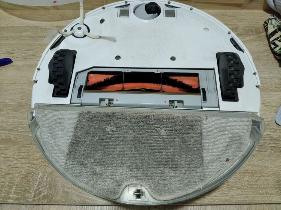 Робот пылесос моющий roborock