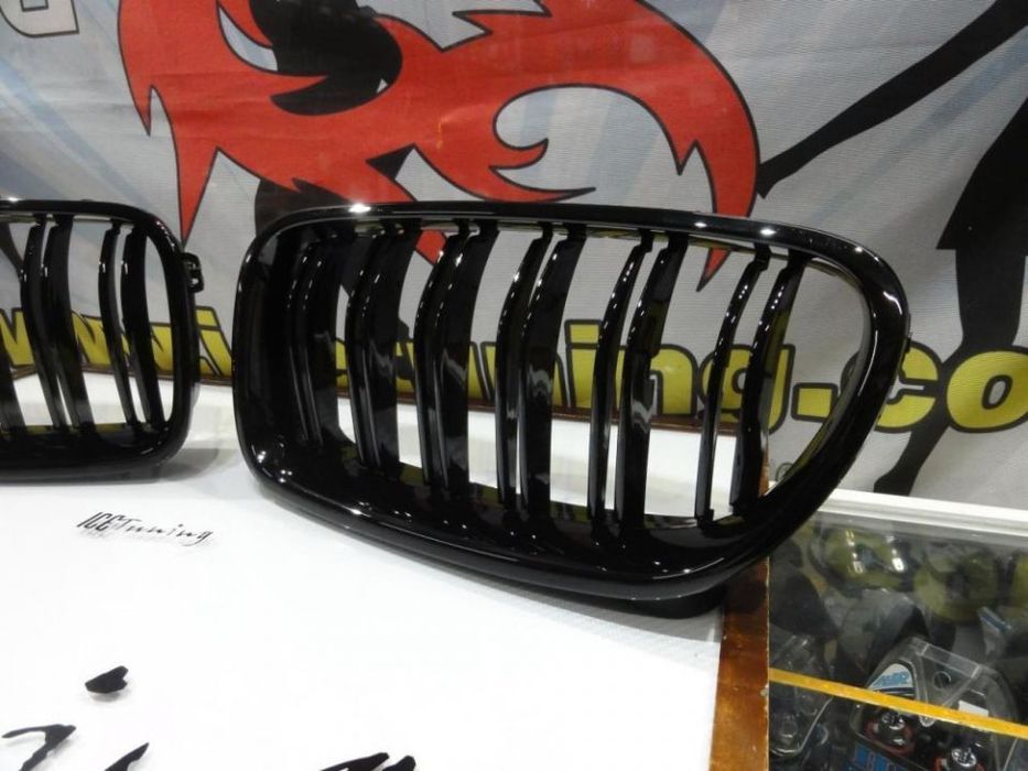 Grelha frontal BMW F10 / F11 / F18 10-17 M5 look / dupla lâmina em preto piano brilhante