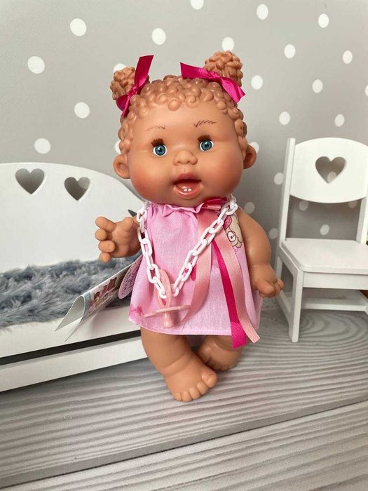 Пупсы ванильные Нинес пупс ванільний закриває очі Nines d'Onil 26 см