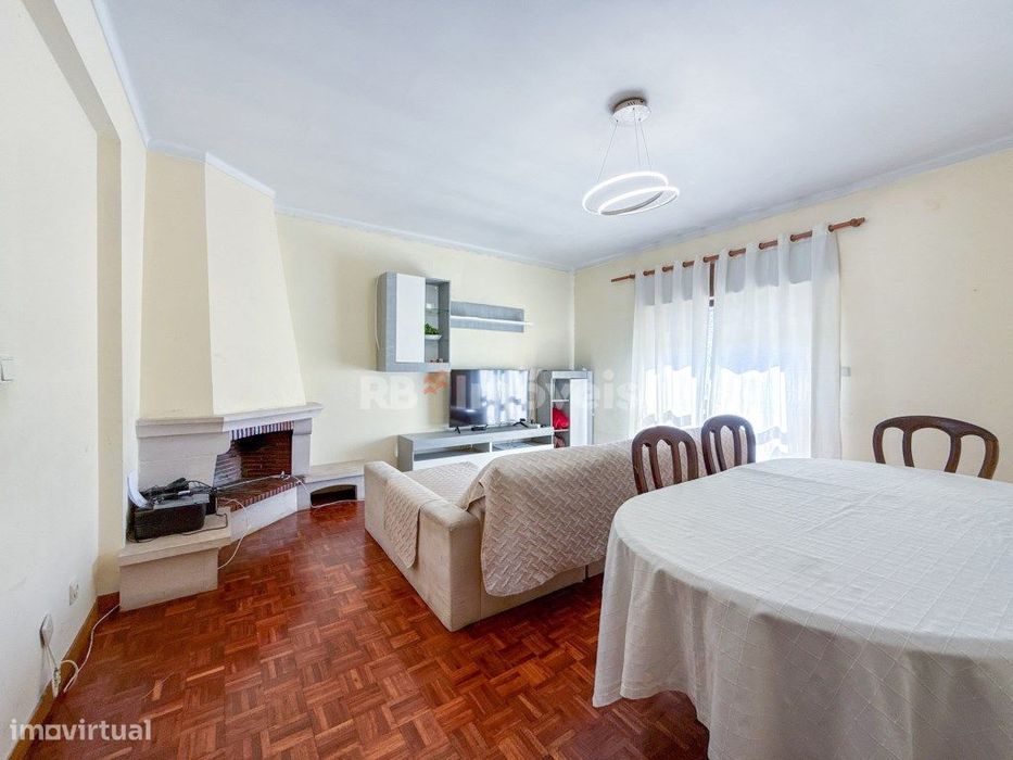 Apartamento T4 c/ Garagem e 2 Varandas - em Abrantes