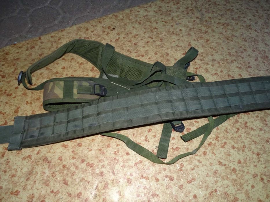 pas taktyczny z szelkami