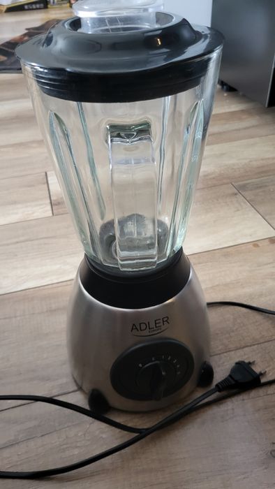 Blender kielichowy szklany.