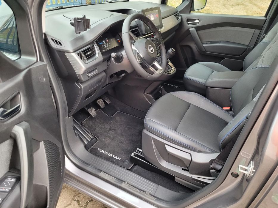 Nissan Townstar 7-osobowy Long-Długi Tekna 1.3 Benzyna 131 km 6 km Faktura VAT 2026r