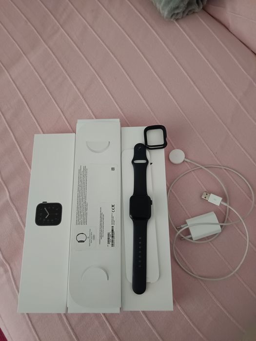Apple Watch SE 40mm Black- model A2351