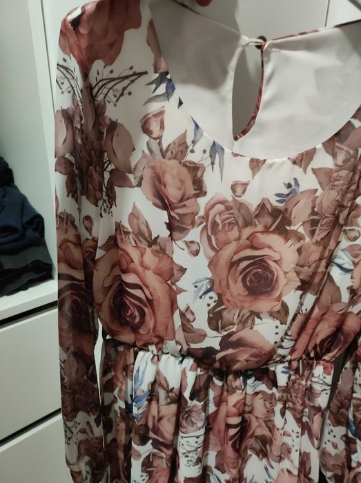 Sukienka w jesienne  róże