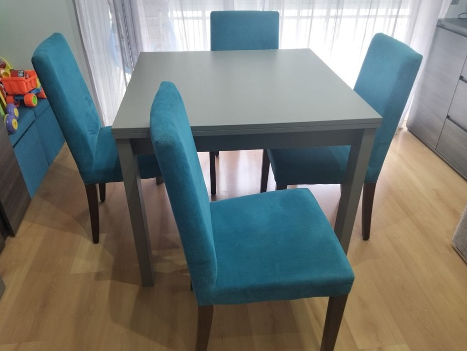 Conjunto mesa extensível com 4 cadeiras