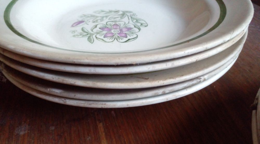 Тарілки столові радянських часів