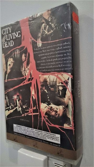 Miasto żywych trupów / Dzień Pamięci / Milczący zabójcy - VHS Filmy