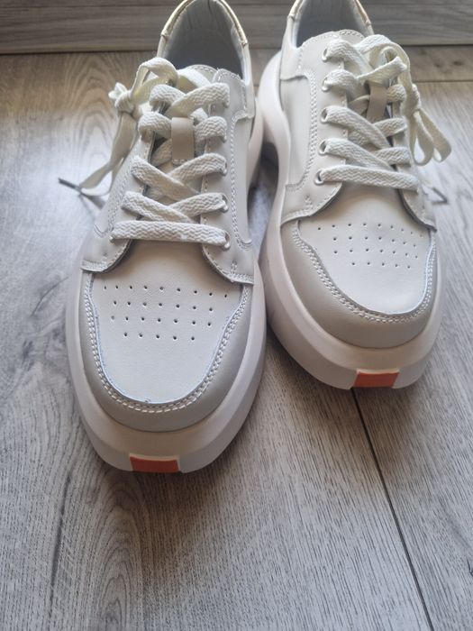 Biale adidasy skóra 40