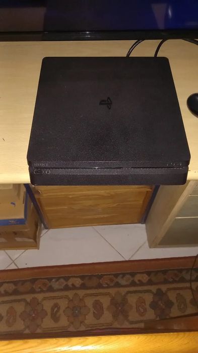 PlayStation 4 c/comando 1T