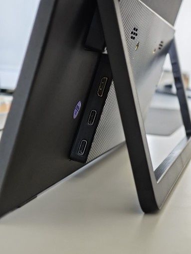 Сенсорний портативний монітор HGFRTEE / 16 дюймів, 60 Гц