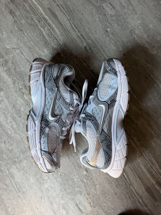 Nike V5 RNR pmr Football Grey