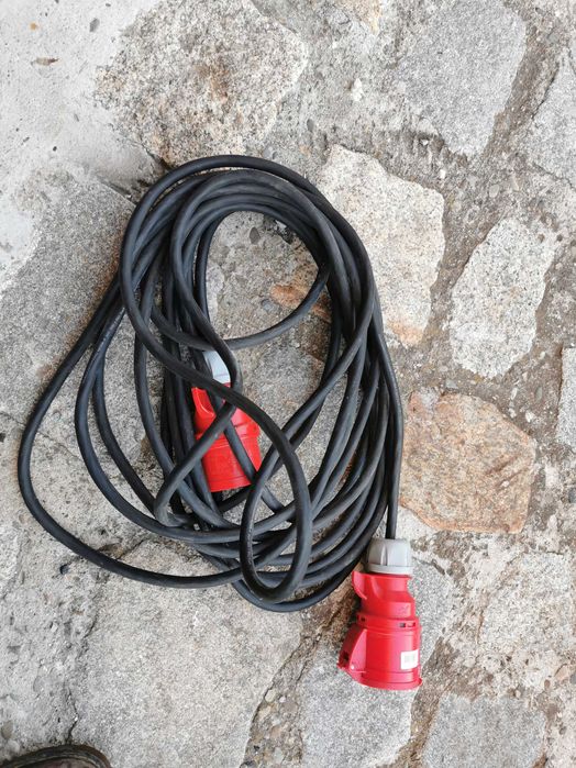 Rębak Łuparka świdrowa do drewna. Stan idealny. 10 m kabla. Gotowa do