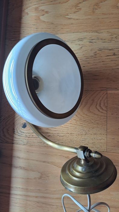 Stylowy kinkiet wewnętrzny szklanym kloszem