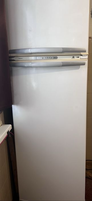 Холодильник Whirpool б505