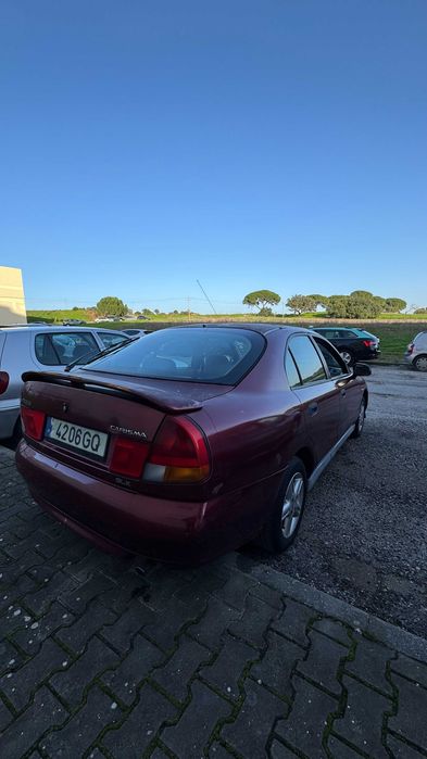Carro Mitsubishi Carisma Hatchback