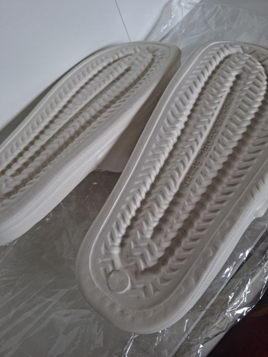 Klapki gumowe nowe 44 - 45
