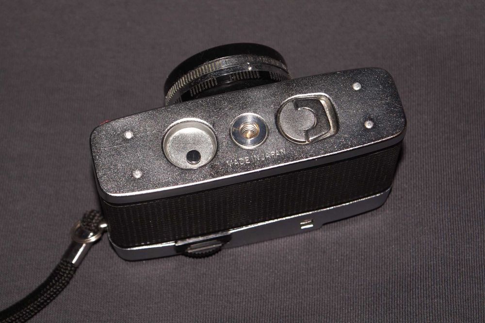 Olympus Pen-D + 32mm f/1.9 Half Frame Rangefinder