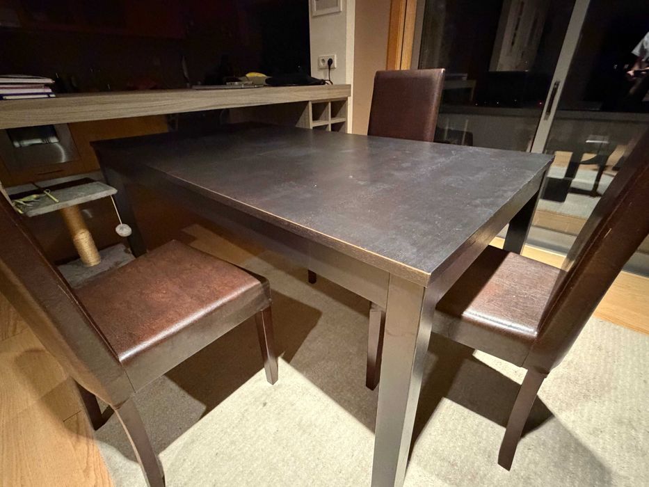 Mesa extensível, preto/cast, 175/217,5/260x95 cm + 4 Cadeira para sala de estar com estofado castanho escuro