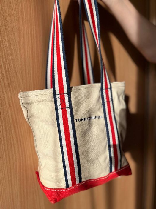 Женская сумка шоппер Tommy Hilfiger.