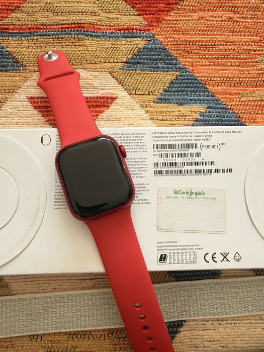 Apple Watch Series 9 41mm GPS + Cellular (RED)