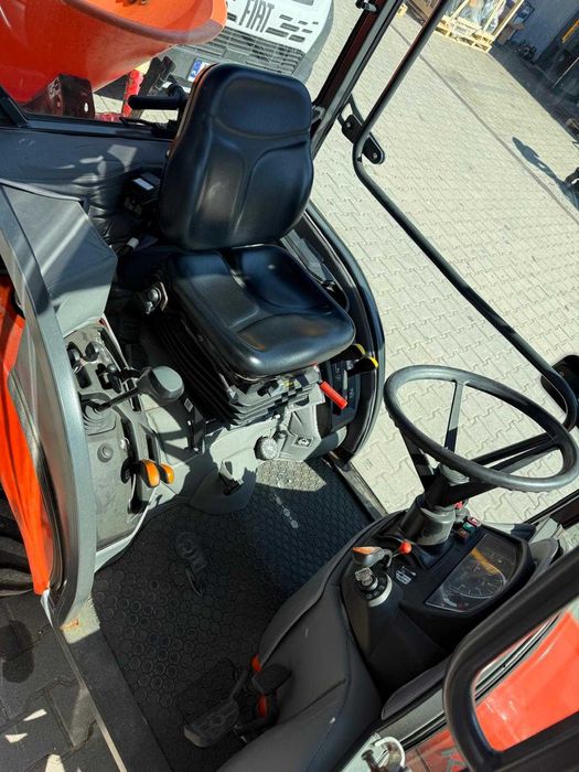 traktorek Kubota BX231 z kabiną, osprzęt ziomowy