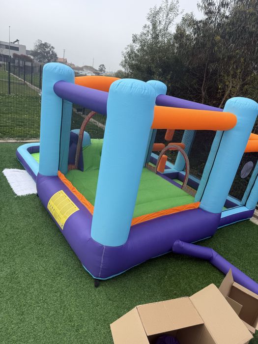 Aluga-se insuflavel para festas