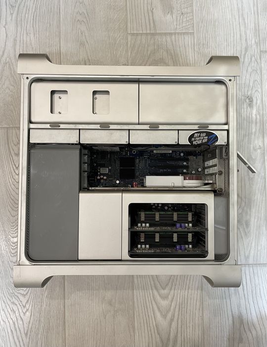 MacPro 1.1 (ssd - 128 GB, hdd - 2,5 Tb)