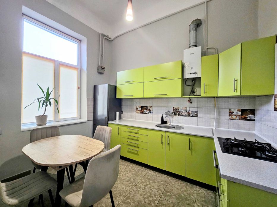 1 кімнатна квартира ЦЕНТР міста вул.ПЕРЕЯСЛАВСЬКА (площа Філармонії).