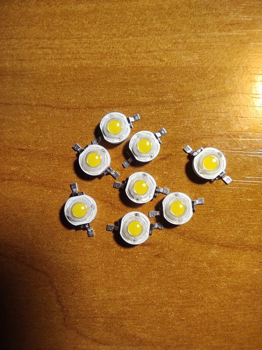 Потужний LED cвітлодіод на 1 Вт.