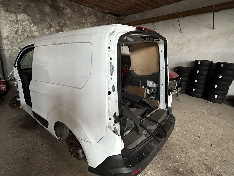 Traseira ford conect 2020