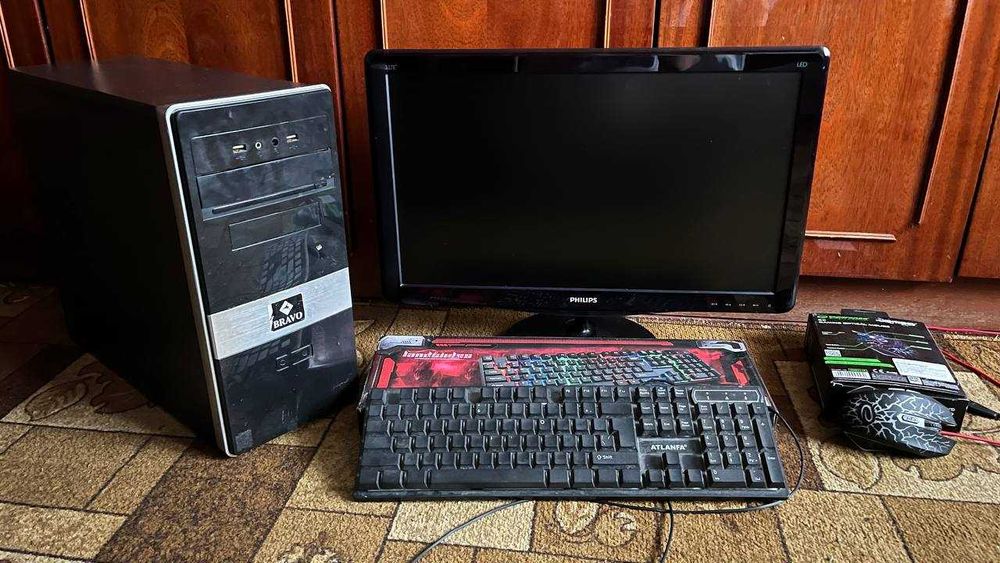 Продаж комплекту техніки: Монітор, системний блок, миша та клавіатура