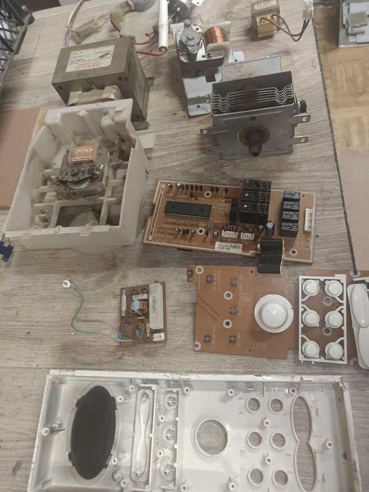 Мікрохвильова піч Samsung CK95R-US/BWT на запчастини