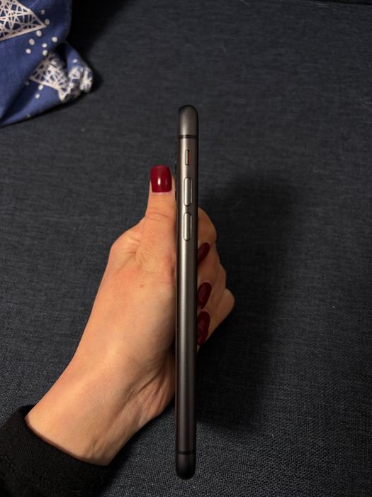 Продам айфон 11 на 128 гб