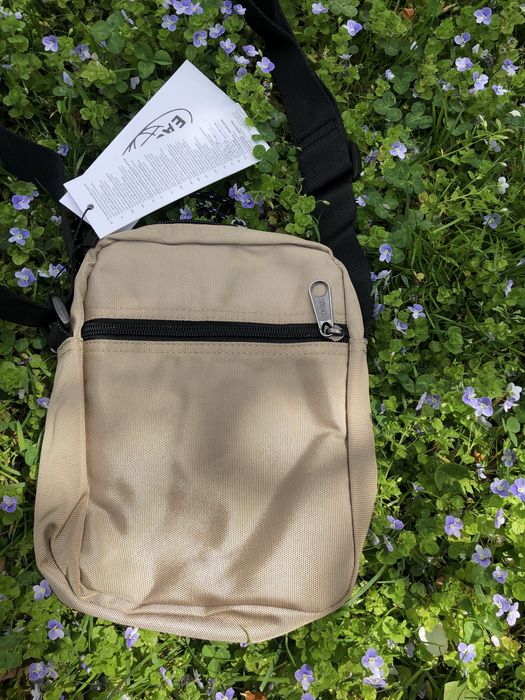 Барсєтка Eastpak