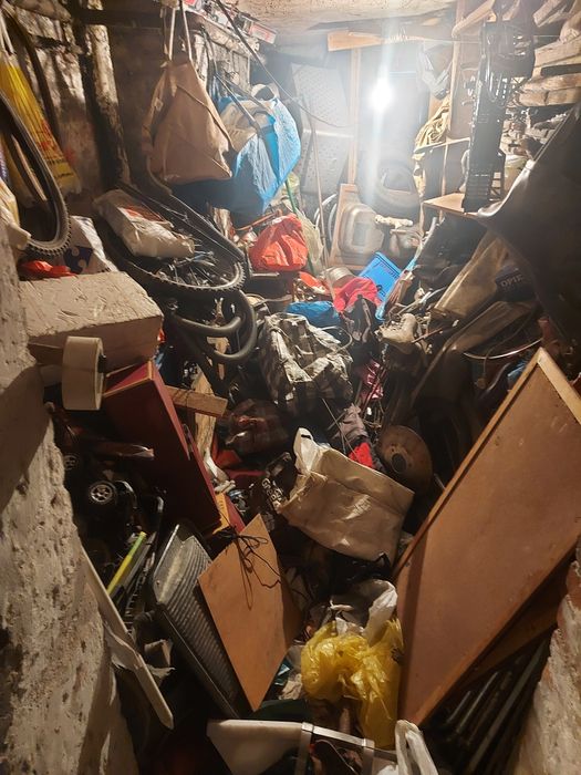 Opróżnianie Mieszkań Domów Strychów Piwnic Garaży Wywóz Gabarytów