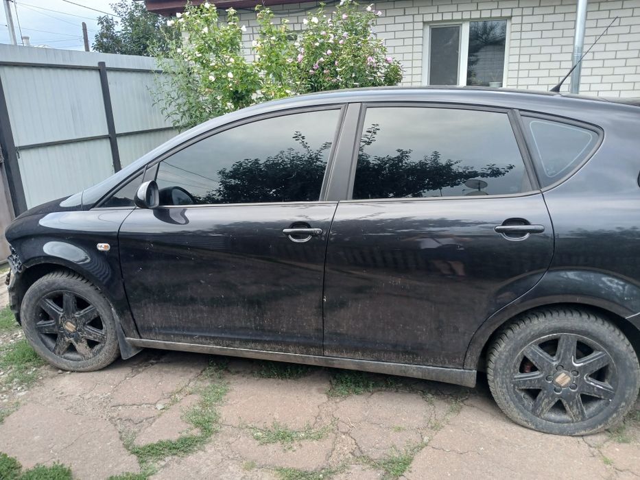 Продам сіат толедо після невеликого дтп