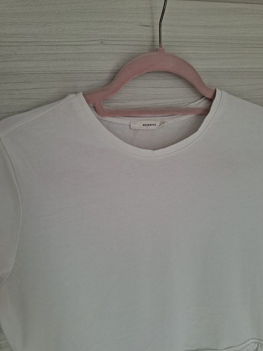 Biała bluzka koszulka t-shirt baskinka falbanka koronka