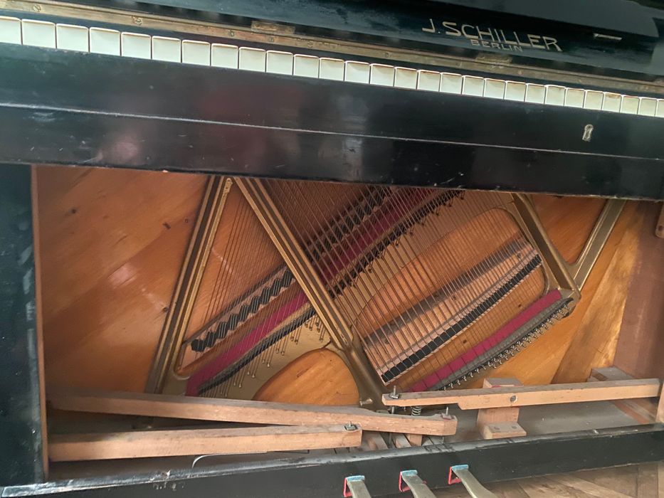 Піаніно J.SCHILLER Berlin