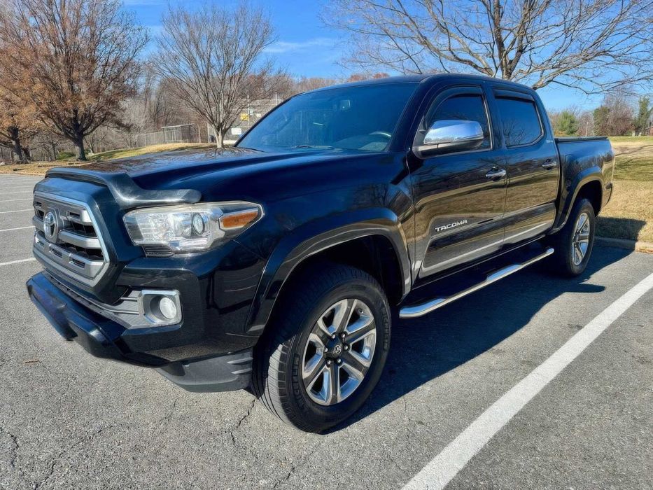 Toyota Tacoma      2016