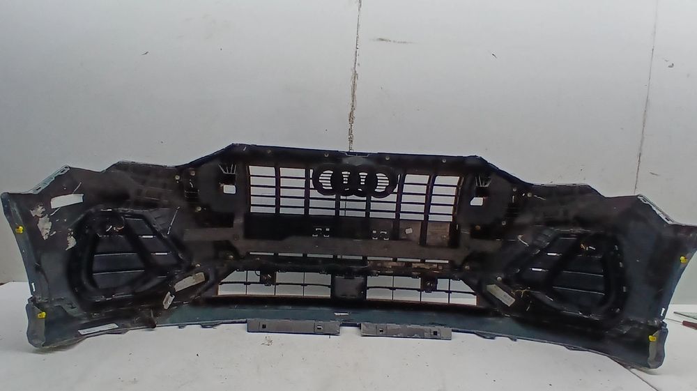 Pára-choques frente AUDI Q3 (F3B)