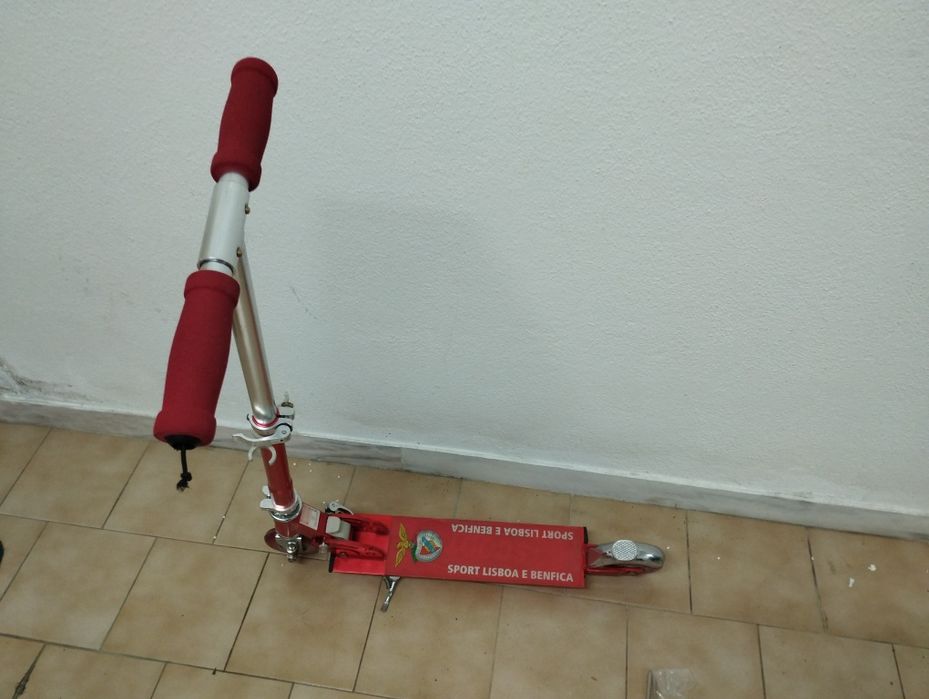 Trotineta Benfica oficial