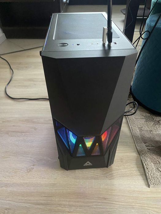 Komputer gamingowy z ryzen 5 5500 rtx 4060 8gb 16gb ram 1tb dysk idę razem z monitorem