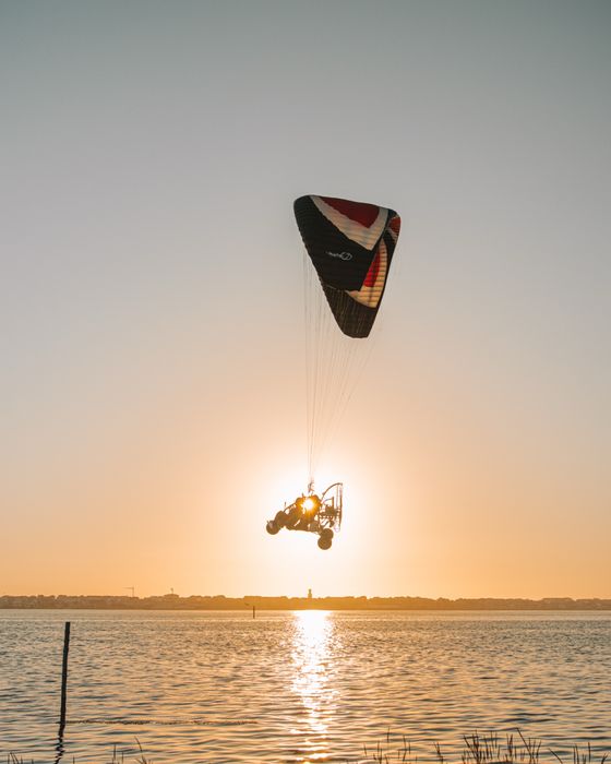 Voo de paramotor pelas praias de aveiro
