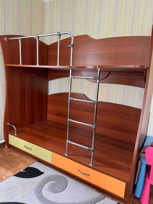 Дитяче двоповерхове ліжко фабрики Ренесанс