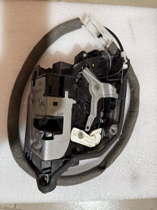 Замок дверей BMW X1 f48, X2 f39, X5 f15, Mini f56 передній правый