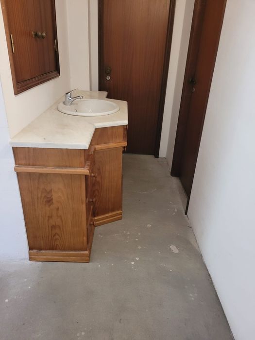 Móvel de casa de banho usado