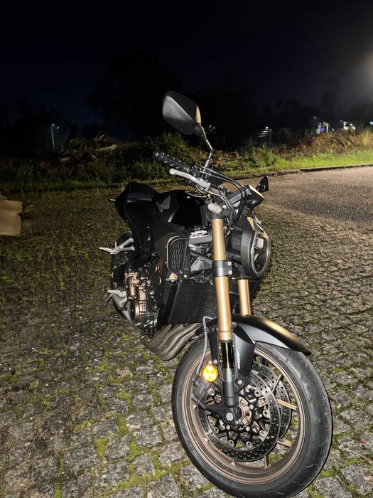 Honda CB650R 2025 35KW E-CLUTCH